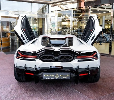 Lamborghini Revuelto 2024