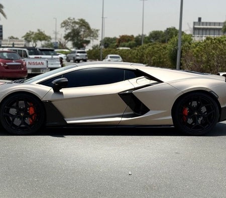 Lamborghini Revuelto 2024 — продажа в Дубае — фото 8