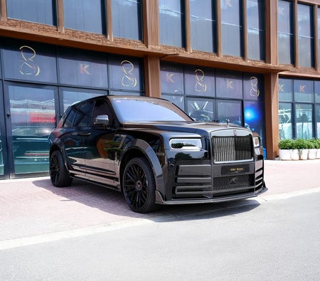 Rolls Royce Cullinan Black Badge 2022 for sale in Dubai