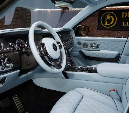 Rolls-Royce Cullinan Black Badge 2022 — продажа в Дубае — фото 4