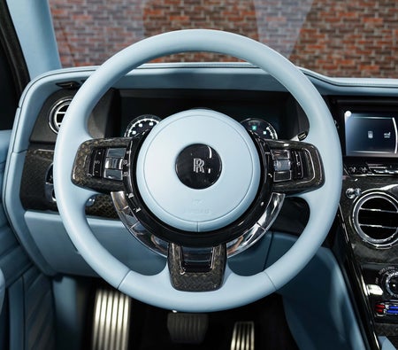 Rolls-Royce Cullinan Black Badge 2022 — продажа в Дубае — фото 5