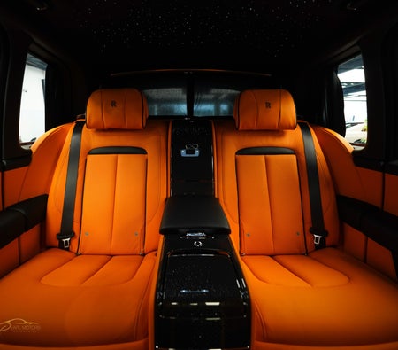 Rolls-Royce Cullinan Black Badge 2023 — продажа в Дубае — фото 8