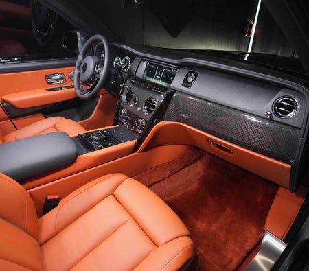 Rolls Royce Cullinan Black Badge 2023