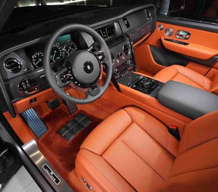 Rolls-Royce Cullinan Black Badge 2023 — продажа в Дубае — фото 6