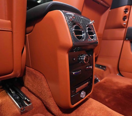 Rolls-Royce Cullinan Black Badge 2023 — продажа в Дубае — фото 8