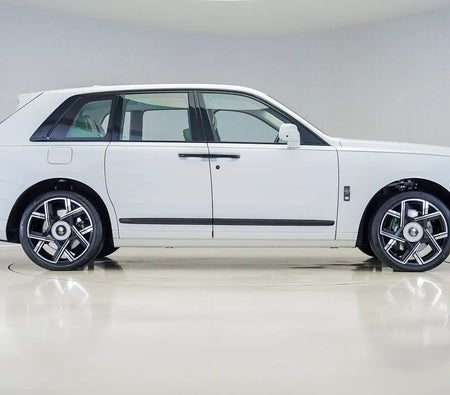 2025 Rolls-Royce Cullinan Black Badge for sale in Dubai — photo 2